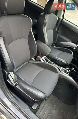 Внедорожник / Кроссовер Mitsubishi Outlander XL 2011 в 