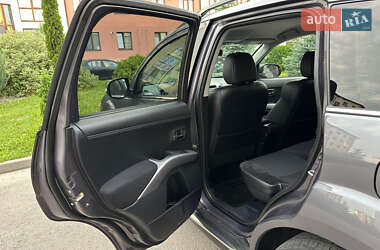 Внедорожник / Кроссовер Mitsubishi Outlander XL 2011 в 