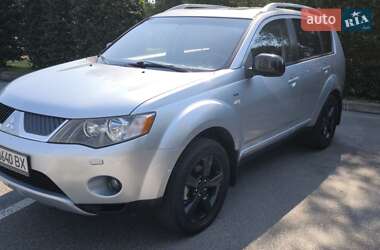 Позашляховик / Кросовер Mitsubishi Outlander XL 2007 в Києві