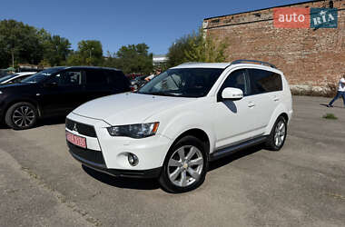 Позашляховик / Кросовер Mitsubishi Outlander XL 2010 в Чернігові