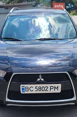 Внедорожник / Кроссовер Mitsubishi Outlander XL 2011 в Львове