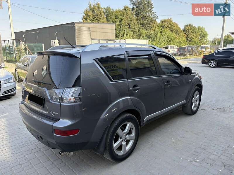 Внедорожник / Кроссовер Mitsubishi Outlander XL 2008 в Львове