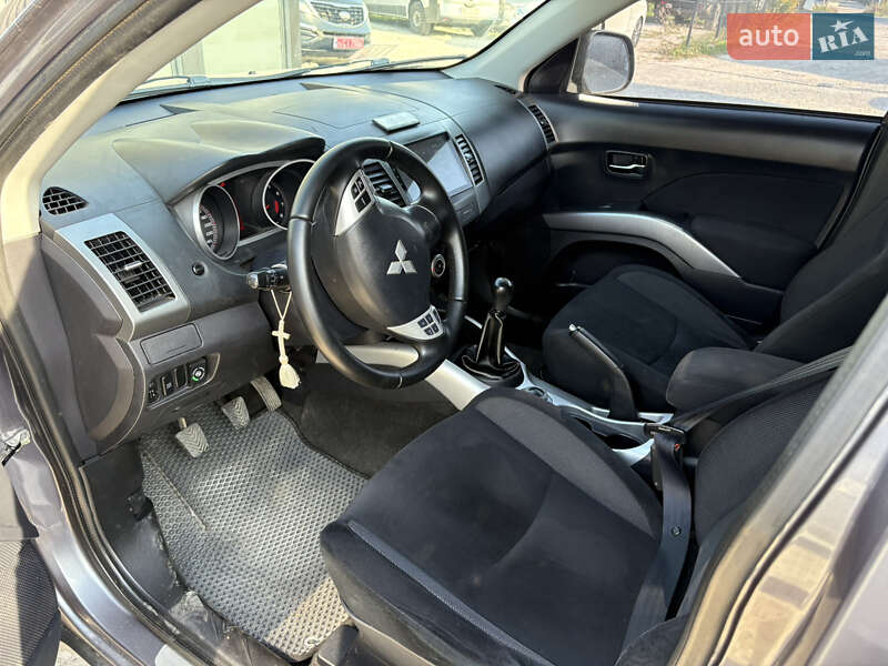 Внедорожник / Кроссовер Mitsubishi Outlander XL 2008 в Львове