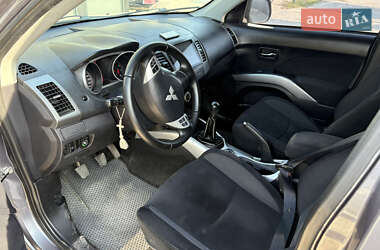 Позашляховик / Кросовер Mitsubishi Outlander XL 2008 в 