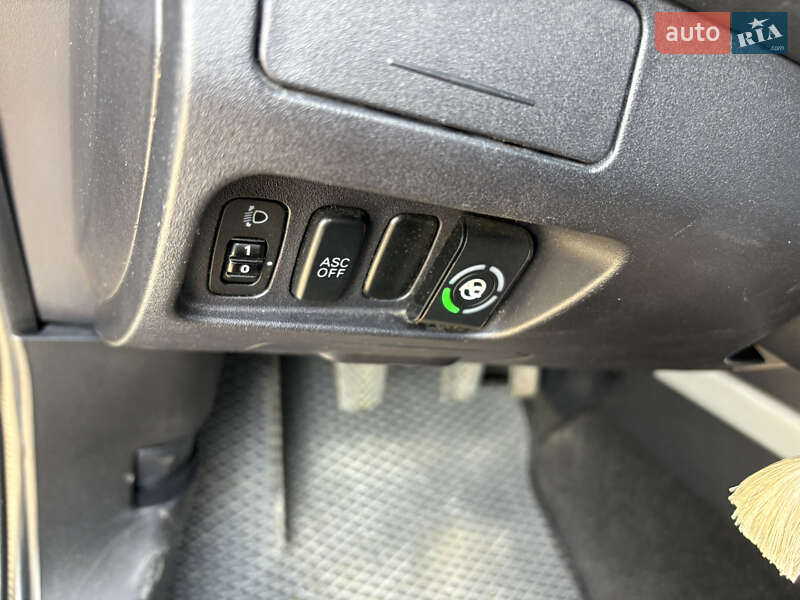 Внедорожник / Кроссовер Mitsubishi Outlander XL 2008 в Львове