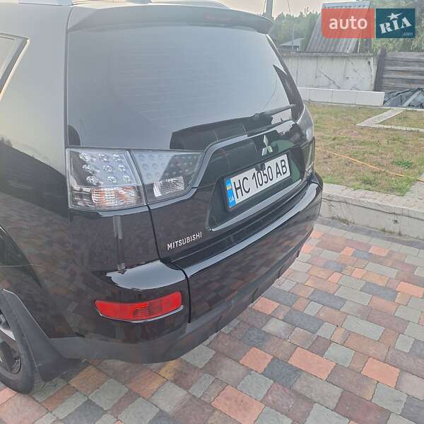 Внедорожник / Кроссовер Mitsubishi Outlander XL 2008 в Львове