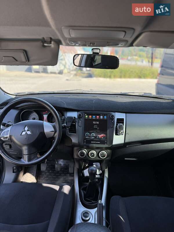 Внедорожник / Кроссовер Mitsubishi Outlander XL 2008 в Львове