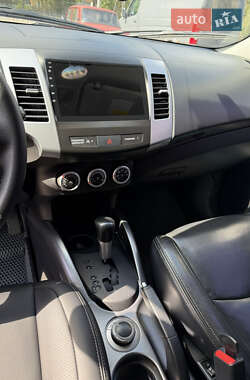 Внедорожник / Кроссовер Mitsubishi Outlander XL 2007 в 