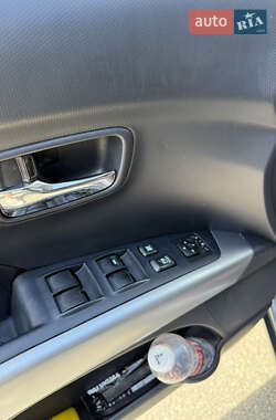 Внедорожник / Кроссовер Mitsubishi Outlander XL 2007 в 