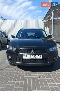 Внедорожник / Кроссовер Mitsubishi Outlander XL 2010 в Полтаве