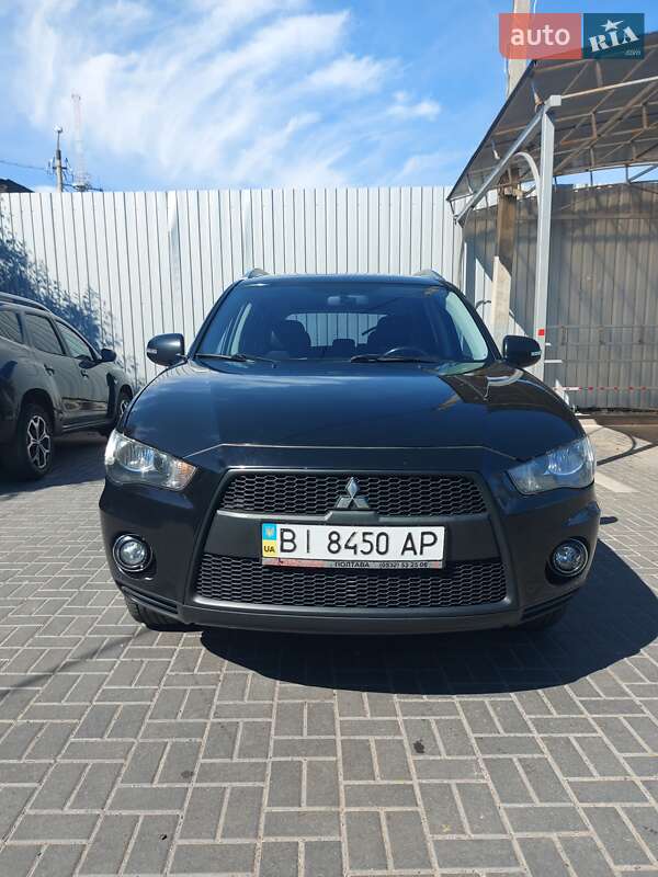 Mitsubishi Outlander XL 2010
