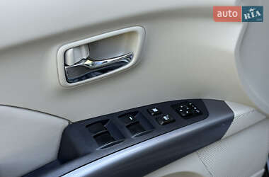 Внедорожник / Кроссовер Mitsubishi Outlander XL 2007 в 