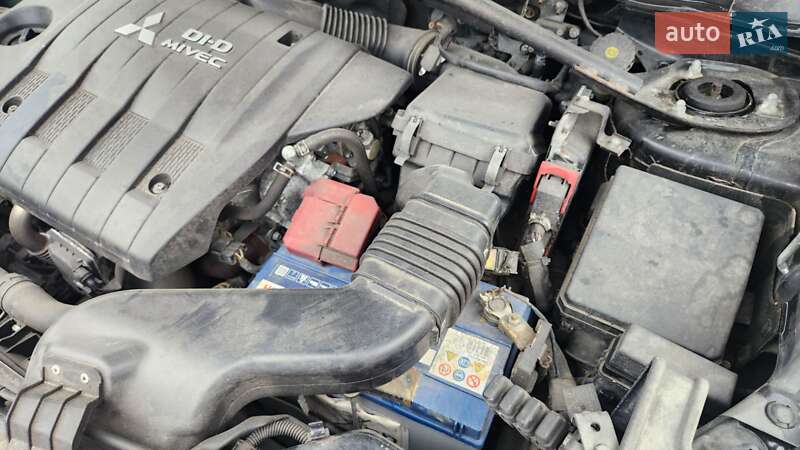 Внедорожник / Кроссовер Mitsubishi Outlander XL 2010 в Днепре