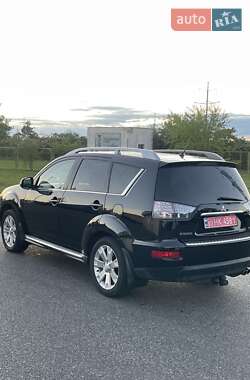 Внедорожник / Кроссовер Mitsubishi Outlander XL 2010 в 