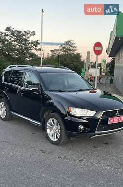 Внедорожник / Кроссовер Mitsubishi Outlander XL 2010 в 