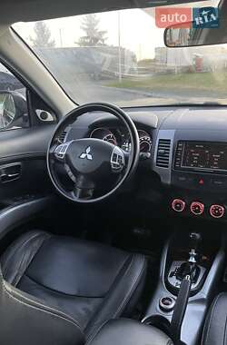 Внедорожник / Кроссовер Mitsubishi Outlander XL 2010 в 