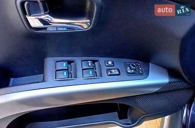 Внедорожник / Кроссовер Mitsubishi Outlander XL 2011 в 