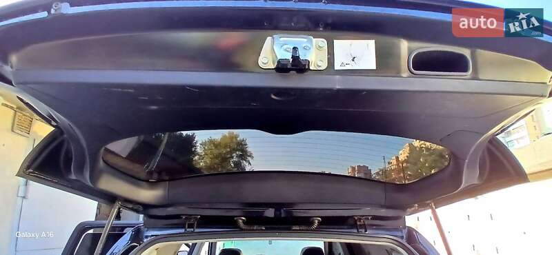 Позашляховик / Кросовер Mitsubishi Outlander XL 2011 в Кам'янському