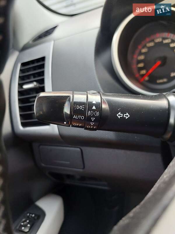 Внедорожник / Кроссовер Mitsubishi Outlander XL 2008 в Киеве