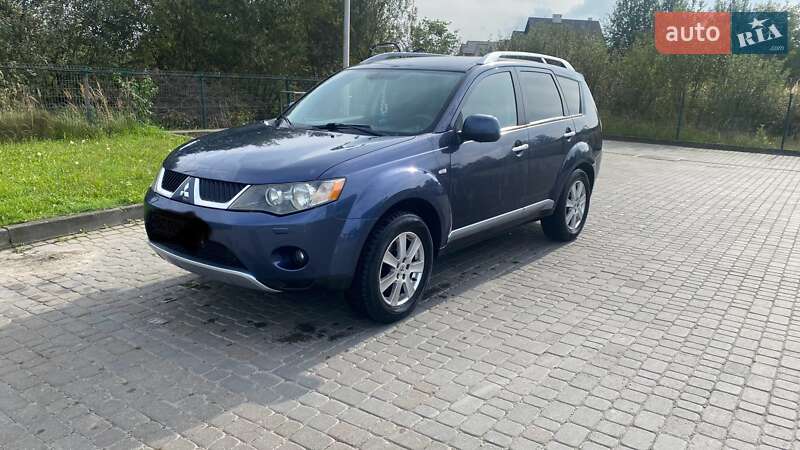 Внедорожник / Кроссовер Mitsubishi Outlander XL 2007 в Дрогобыче