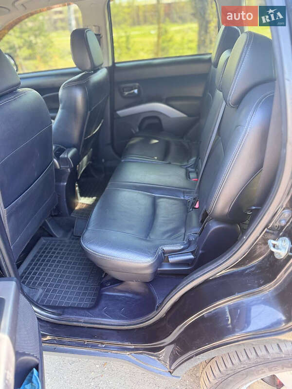 Внедорожник / Кроссовер Mitsubishi Outlander XL 2008 в Ахтырке