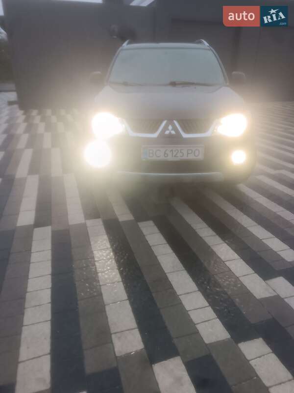 Внедорожник / Кроссовер Mitsubishi Outlander XL 2008 в Городке