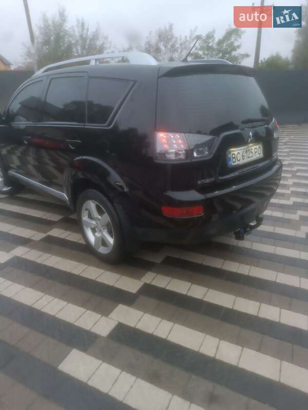 Внедорожник / Кроссовер Mitsubishi Outlander XL 2008 в Городке