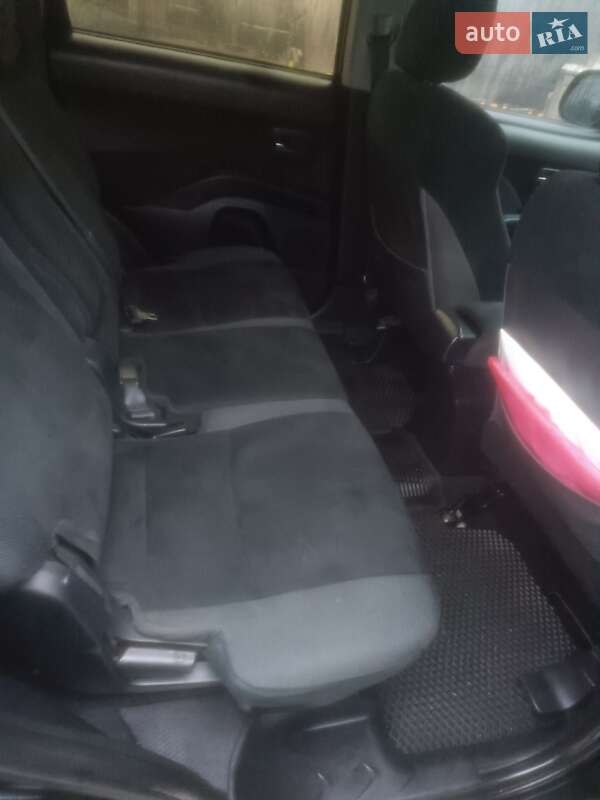 Внедорожник / Кроссовер Mitsubishi Outlander XL 2008 в Городке