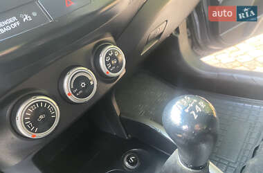Внедорожник / Кроссовер Mitsubishi Outlander XL 2009 в 