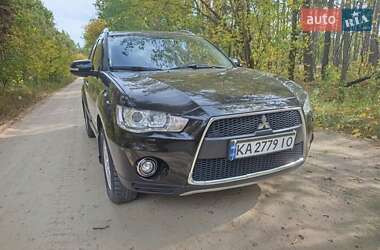 Внедорожник / Кроссовер Mitsubishi Outlander XL 2010 в 