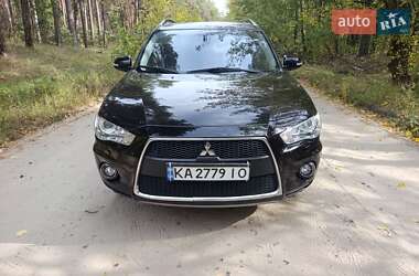 Внедорожник / Кроссовер Mitsubishi Outlander XL 2010 в 