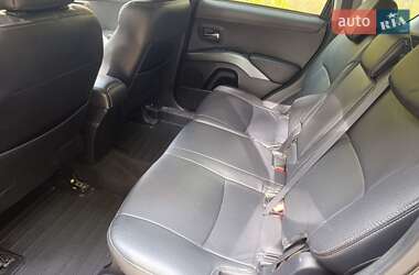 Внедорожник / Кроссовер Mitsubishi Outlander XL 2010 в 
