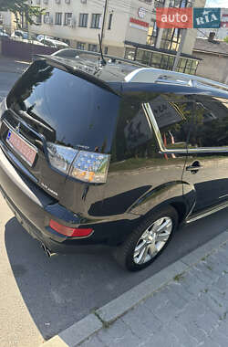 Внедорожник / Кроссовер Mitsubishi Outlander XL 2010 в 