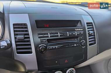 Внедорожник / Кроссовер Mitsubishi Outlander XL 2007 в 