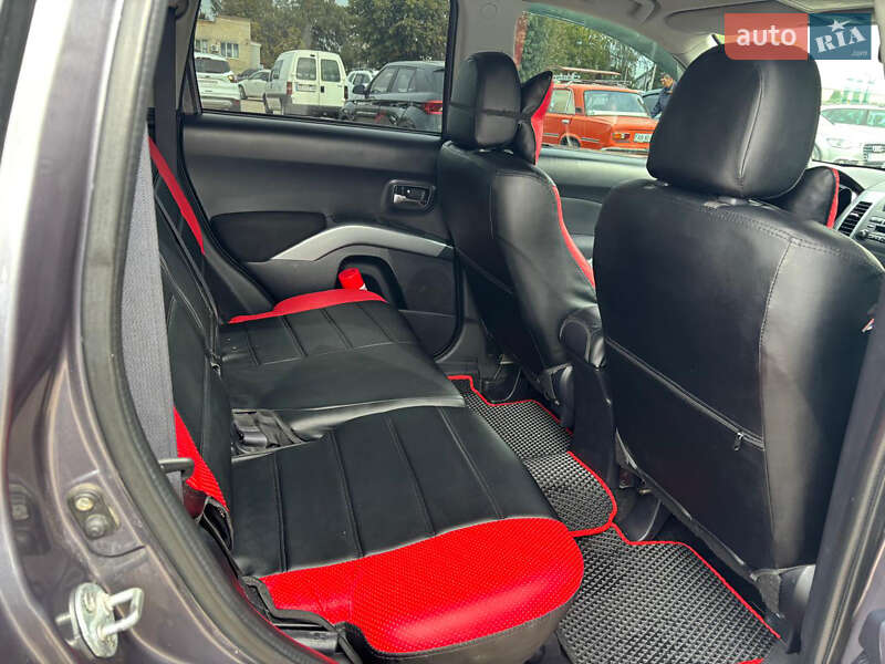 Внедорожник / Кроссовер Mitsubishi Outlander XL 2008 в Гайсине