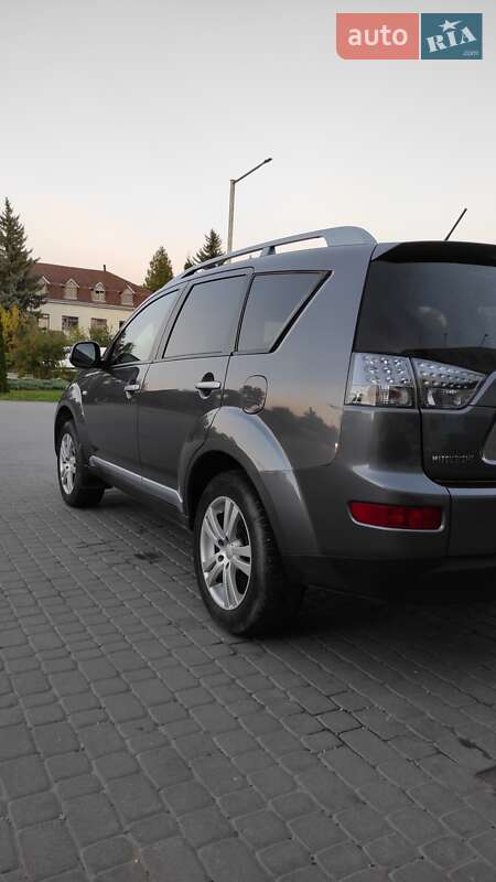 Внедорожник / Кроссовер Mitsubishi Outlander XL 2008 в Самборе