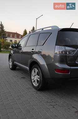 Внедорожник / Кроссовер Mitsubishi Outlander XL 2008 в 
