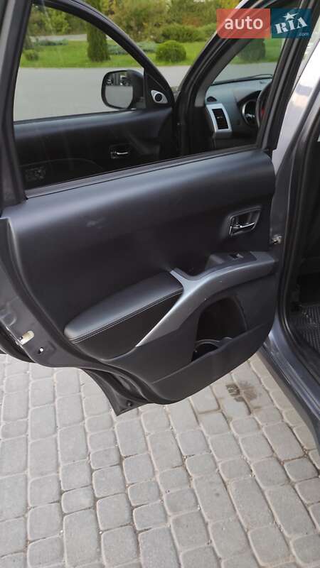 Внедорожник / Кроссовер Mitsubishi Outlander XL 2008 в Самборе