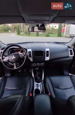 Внедорожник / Кроссовер Mitsubishi Outlander XL 2008 в 