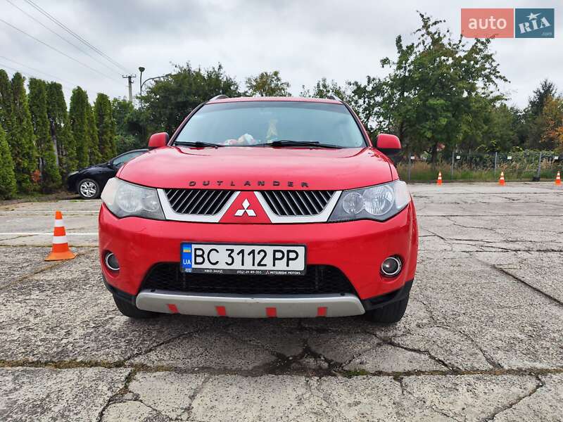 Позашляховик / Кросовер Mitsubishi Outlander XL 2008 в Львові