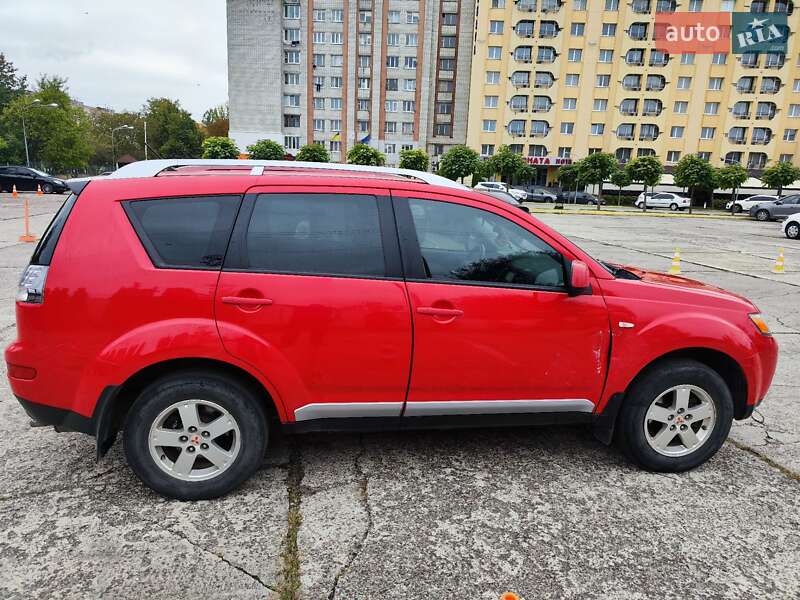 Позашляховик / Кросовер Mitsubishi Outlander XL 2008 в Львові