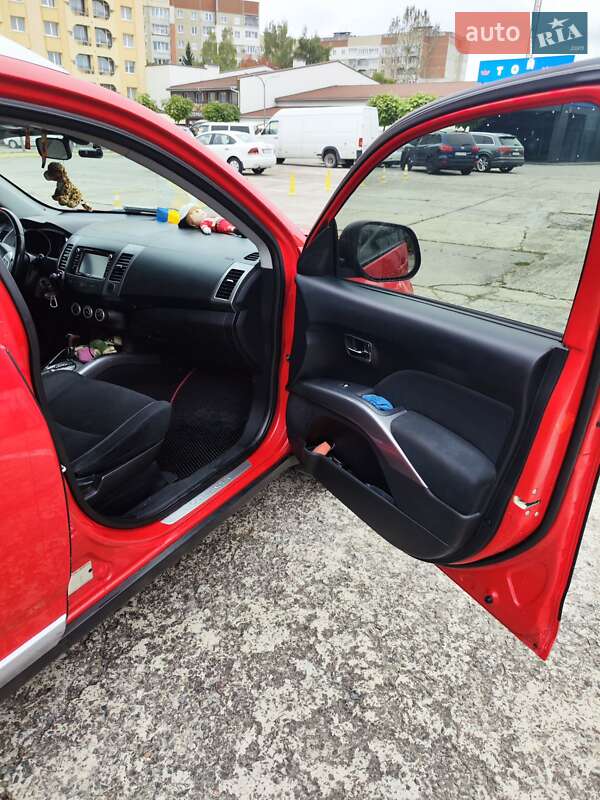 Позашляховик / Кросовер Mitsubishi Outlander XL 2008 в Львові