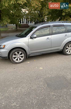 Внедорожник / Кроссовер Mitsubishi Outlander XL 2012 в Александрие