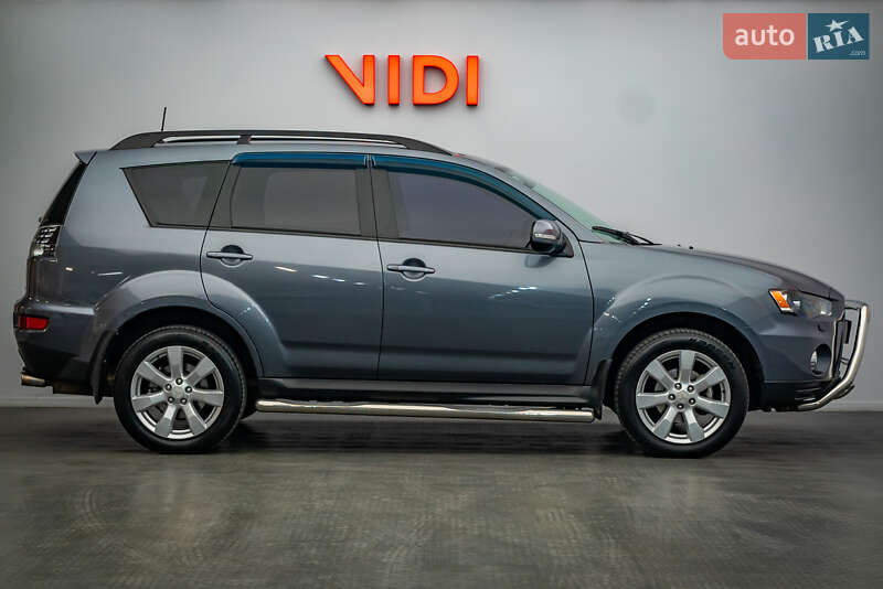 Внедорожник / Кроссовер Mitsubishi Outlander XL 2010 в Киеве