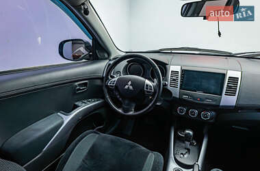 Позашляховик / Кросовер Mitsubishi Outlander XL 2010 в 