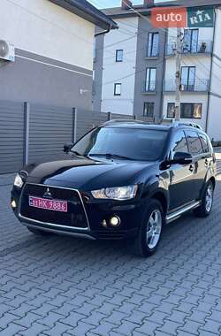 Внедорожник / Кроссовер Mitsubishi Outlander XL 2010 в Мукачево