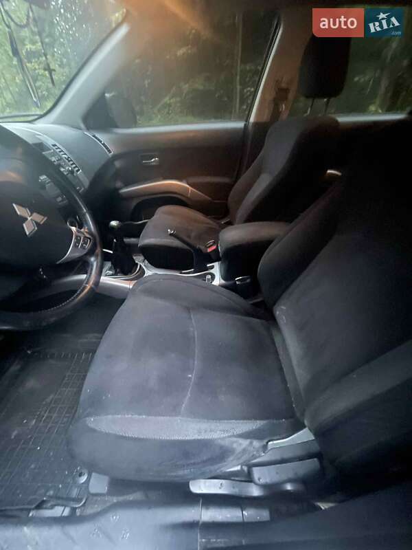 Внедорожник / Кроссовер Mitsubishi Outlander XL 2008 в Бориславе