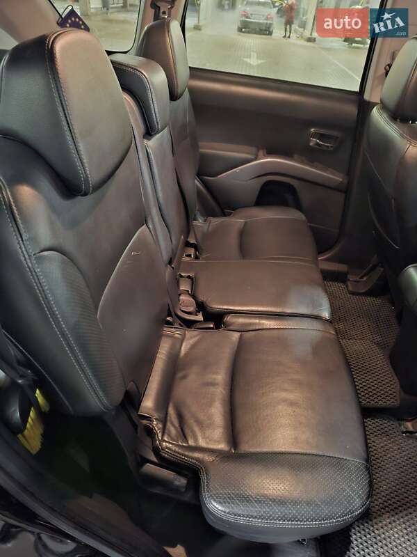 Внедорожник / Кроссовер Mitsubishi Outlander XL 2007 в Днепре фото 5 Внедорожник / Кроссовер Mitsubishi Outlander XL 2007 в Днепре