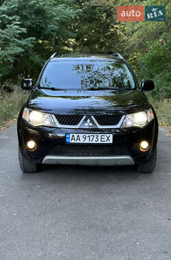 Позашляховик / Кросовер Mitsubishi Outlander XL 2008 в 