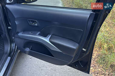 Позашляховик / Кросовер Mitsubishi Outlander XL 2008 в 